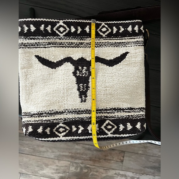 NWOT IDYLLWIND MADRONA LONGHORN WOVEN CROSSBODY BAG - Picture 10 of 10
